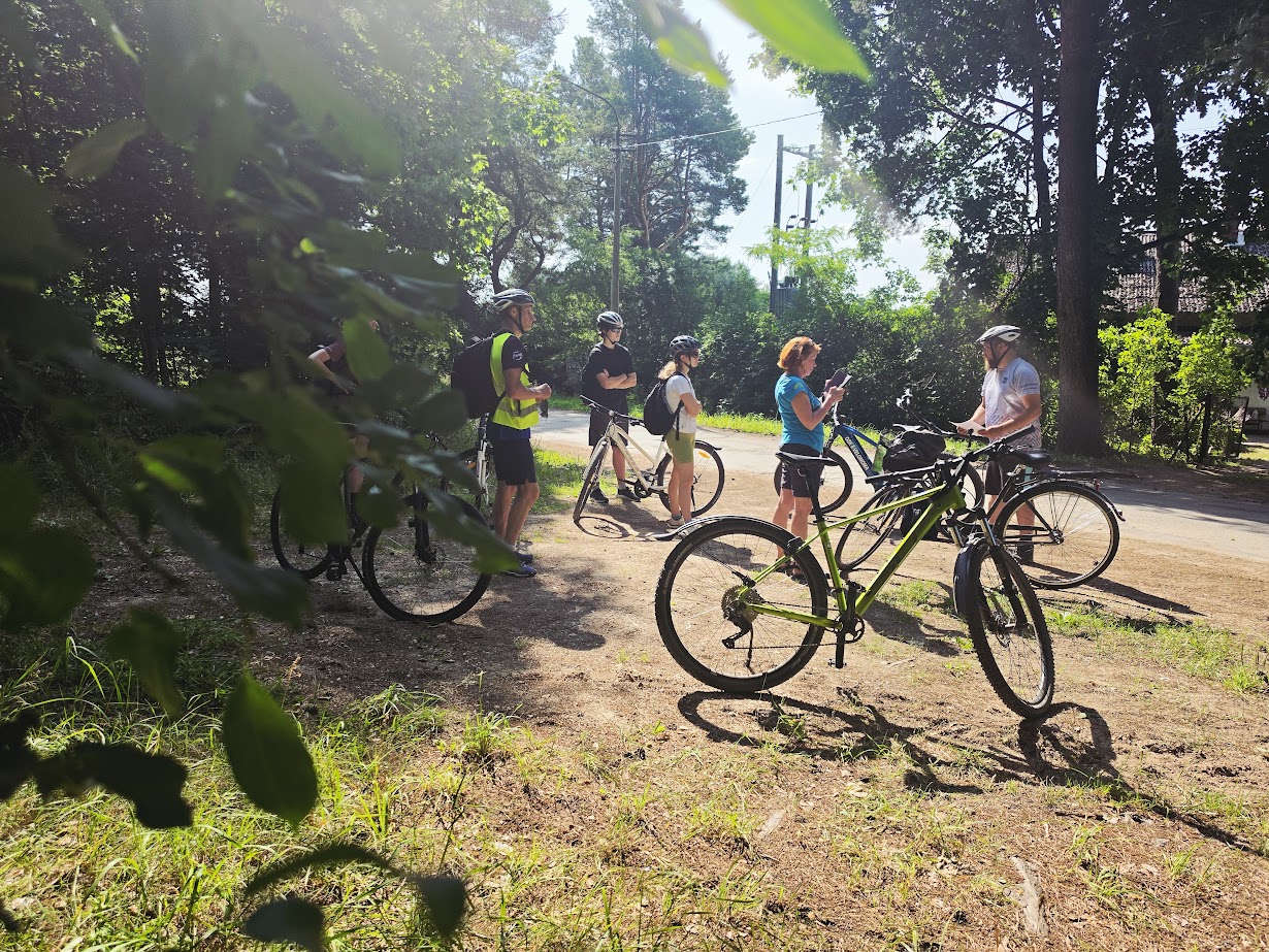 Aktīvā tūrisma cienītāji velobraucienā iepazīst Ogres novadu 