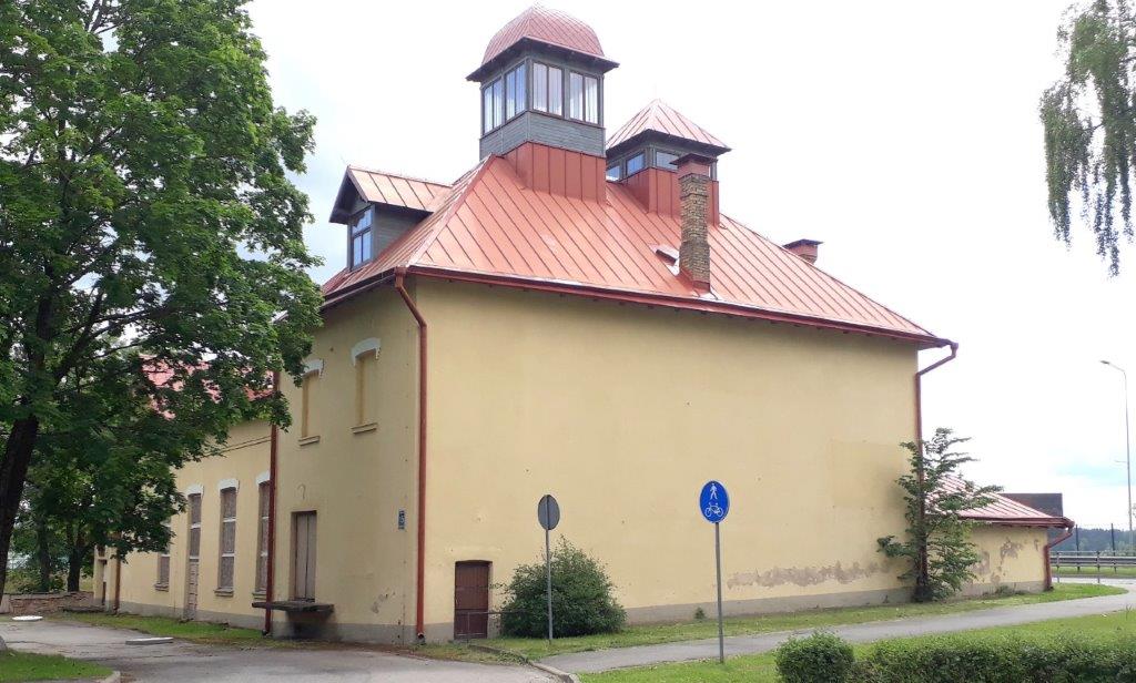Bijušo Ogres Tautas namu atsavinās operetes teātra izveidei