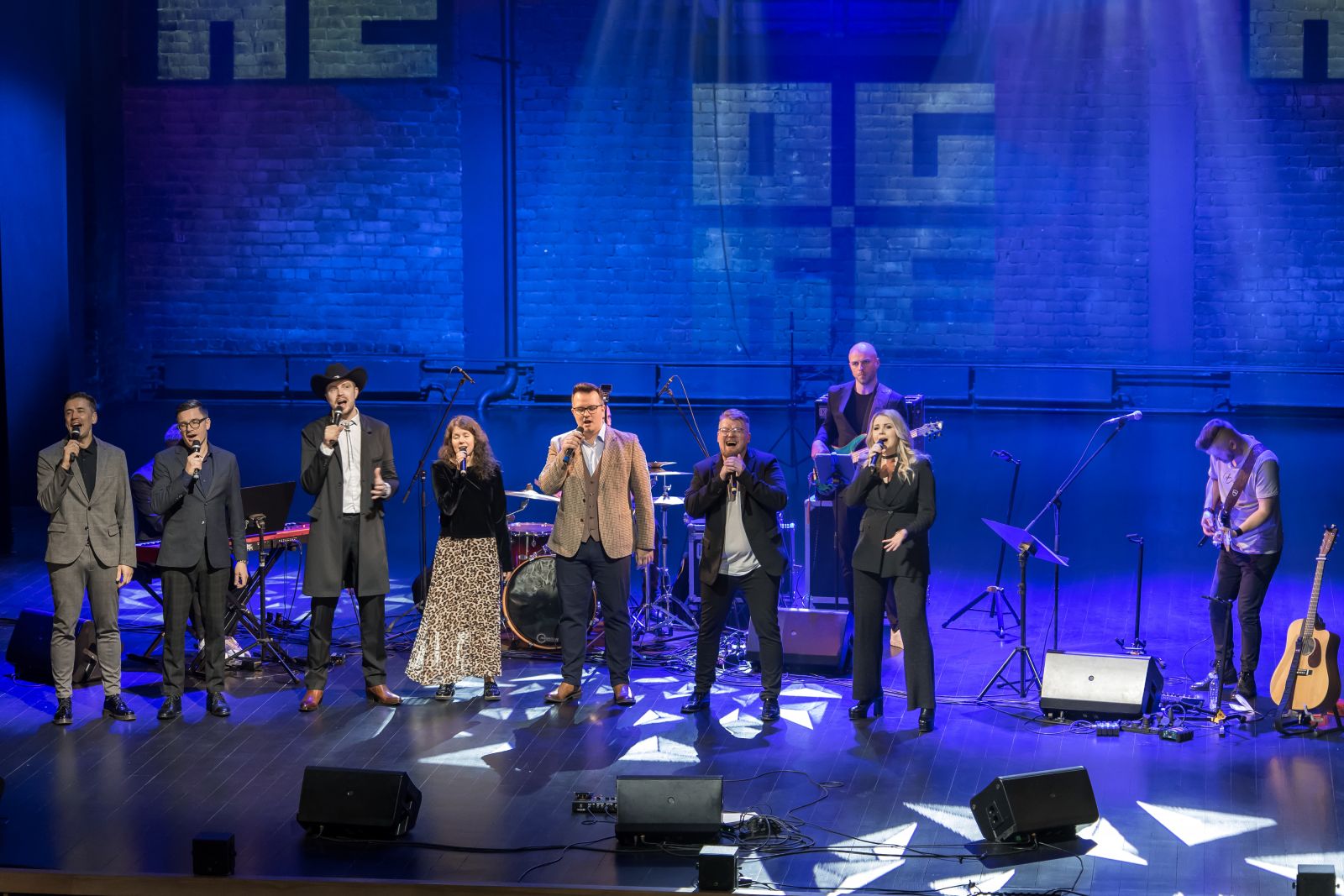 Ar krāšņu koncertu atzīmēta Ogres 98. gadadiena un mūziķa Jāņa Čubara 40.  dzimšanas diena