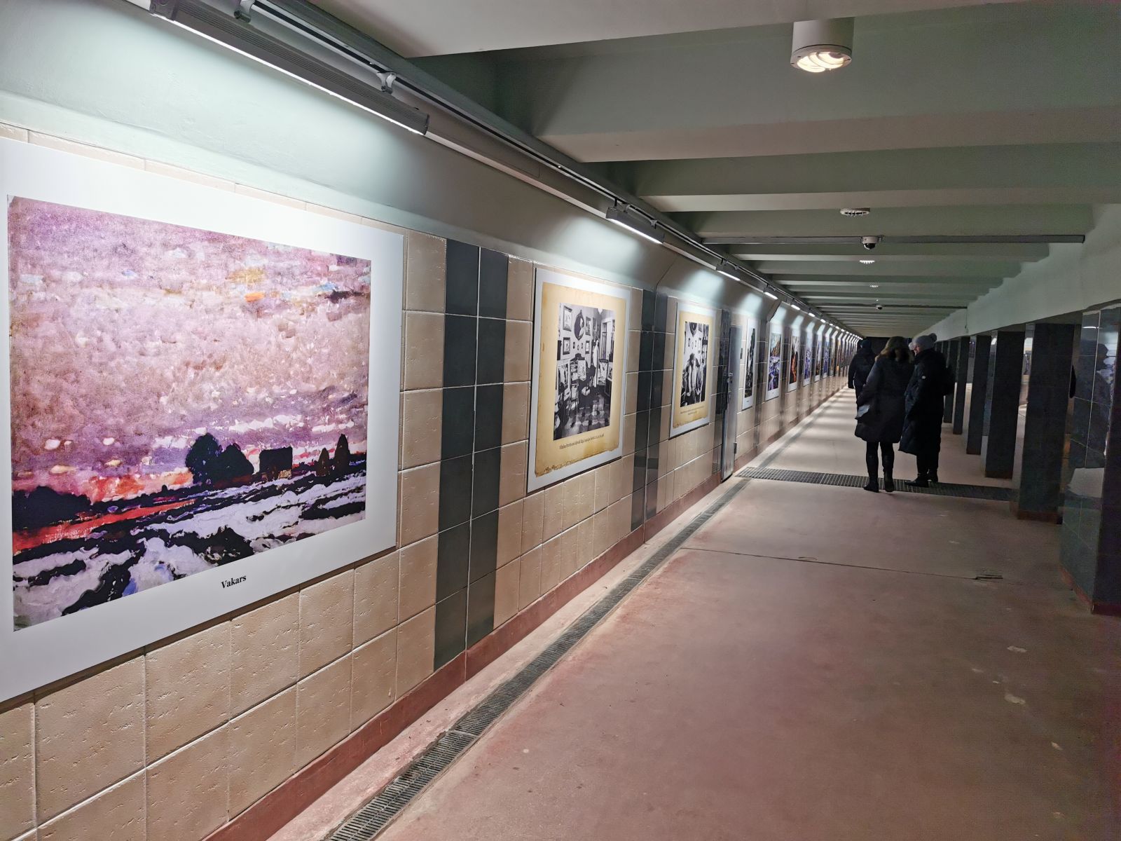 V. Purvīša gleznu reprodukcijas - Ogres stacijas gājēju tunelī
