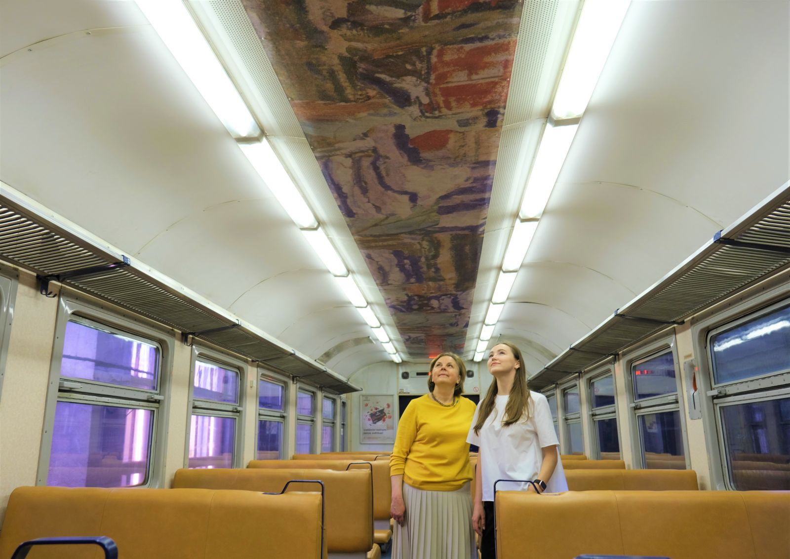 Latvijā sāk kursēt ar Vilhelma Purvīša gleznu motīviem dekorēts sabiedriskais transports